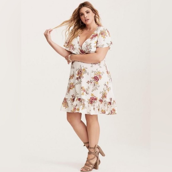 torrid Dresses & Skirts - TORRID Multi-colour Floral Print Challis Caplet Skater Dress. Torrid Size 1